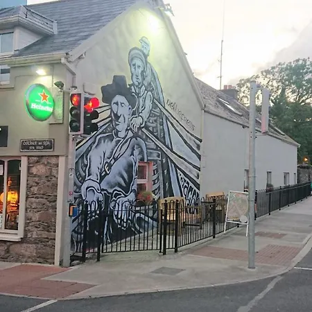 Nellie Fred's * Dingle